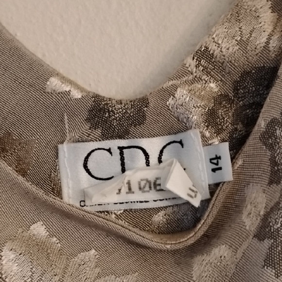 Floral Draped Sleeveless Top - Picture 4 of 8